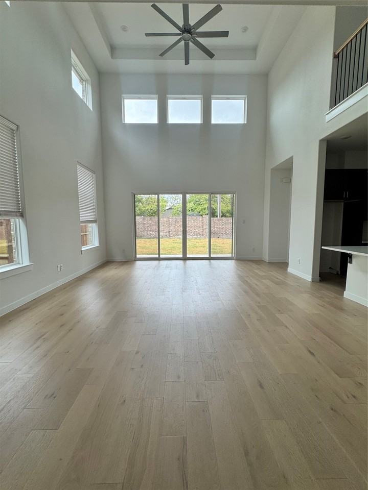 2126 Oak Haven Ct - Photo 2 of 10