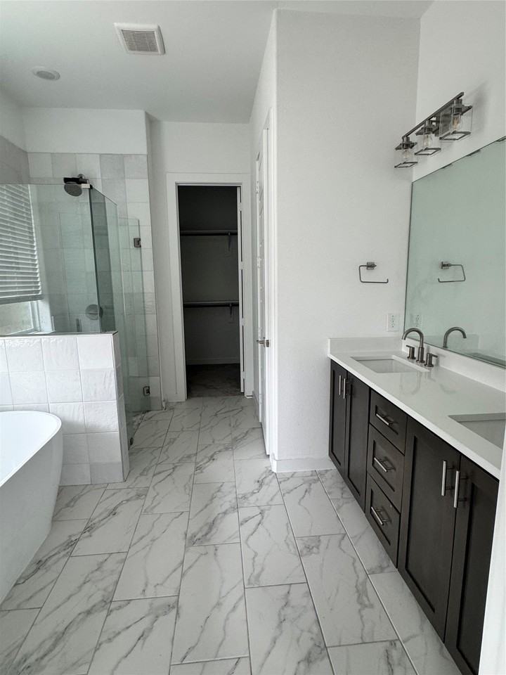 2126 Oak Haven Ct - Photo 7 of 10