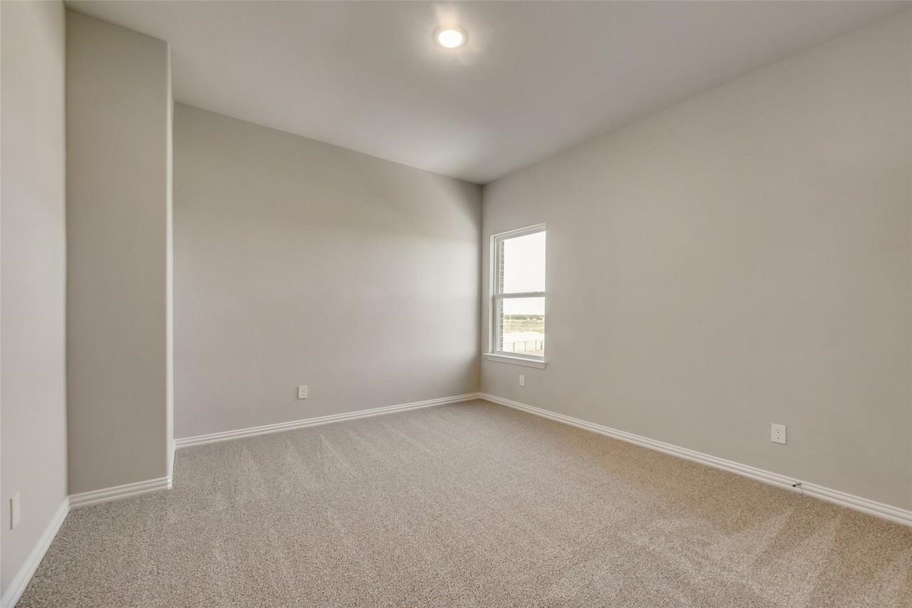 107 Yampa Ct - Photo 5 of 19