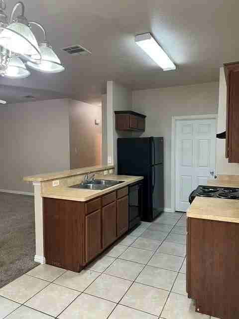 7901 Marydean Ave - Photo 4 of 13