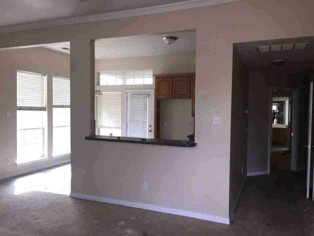 900 E Buffalo St - Photo 2 of 14