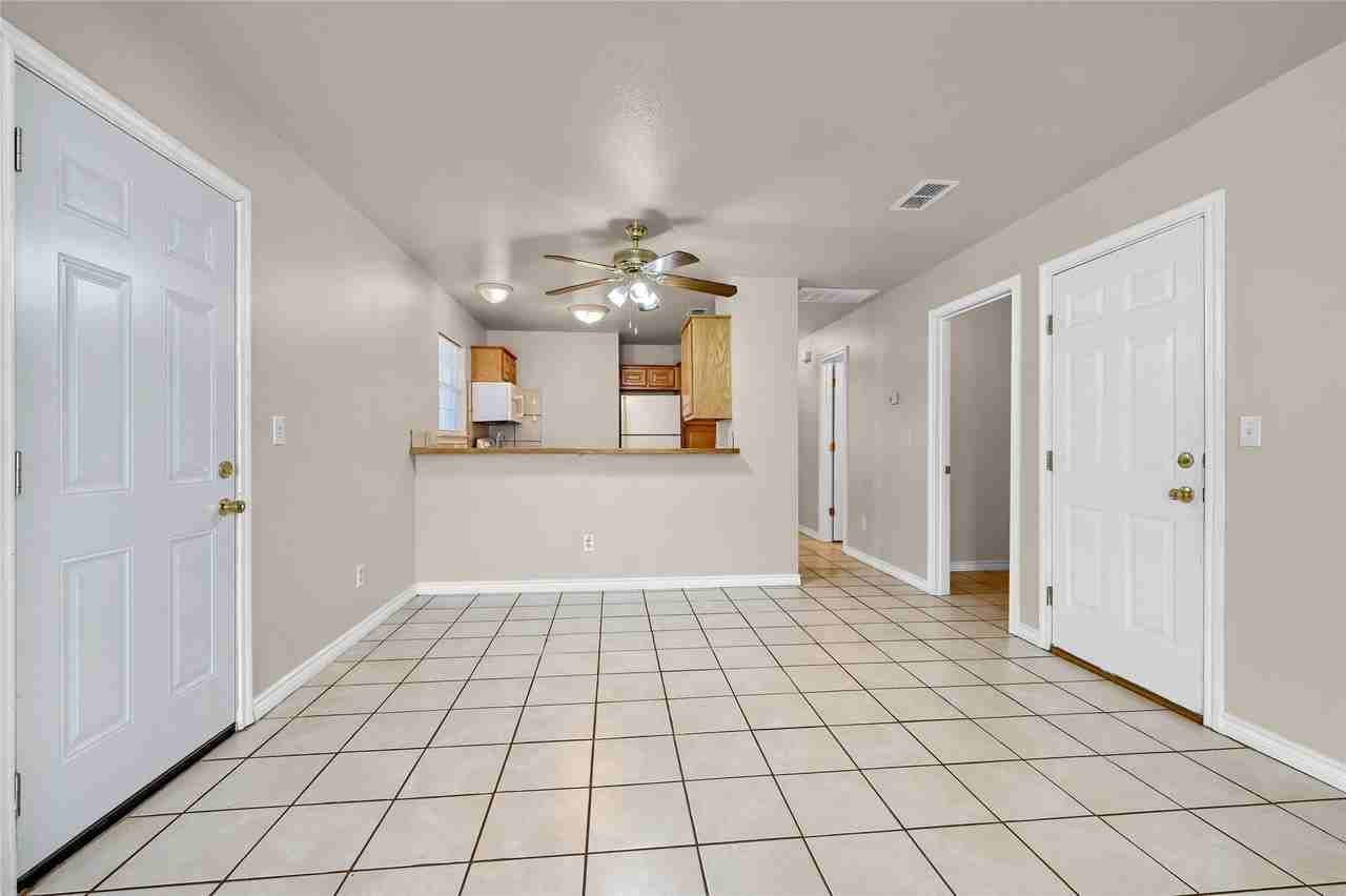1025 Rice St #102 - Photo 5 of 20