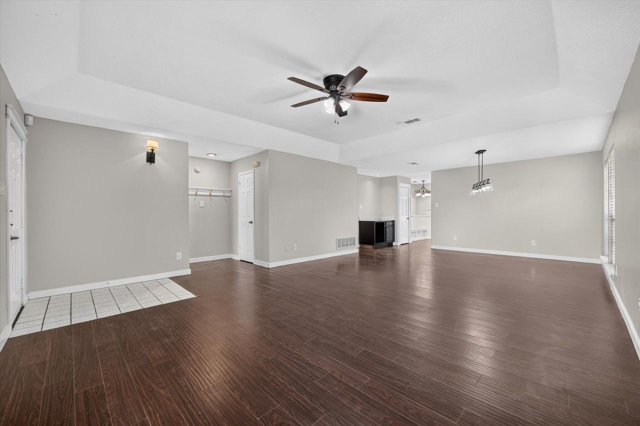 7001 Bentley Ave - Photo 5 of 28