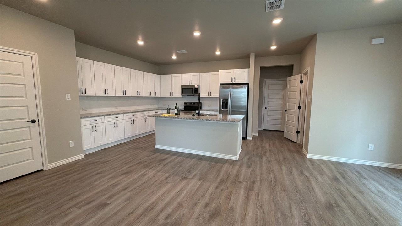 1929 Woodlawn Way #98 - Photo 2 of 16