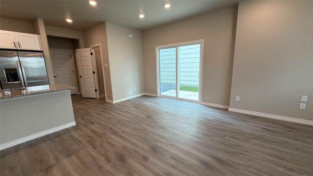 1929 Woodlawn Way #98 - Photo 4 of 16