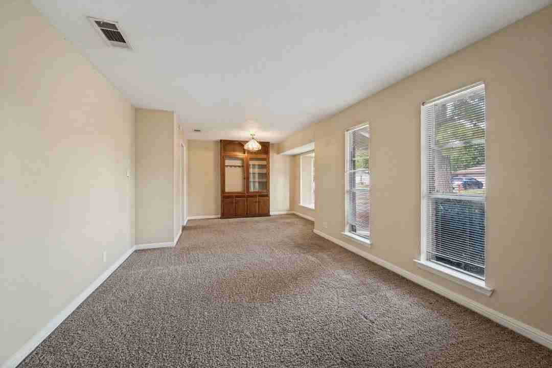 4221 Ashmore Dr - Photo 4 of 12