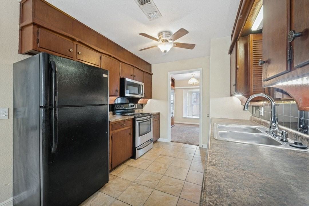 4221 Ashmore Dr - Photo 5 of 12