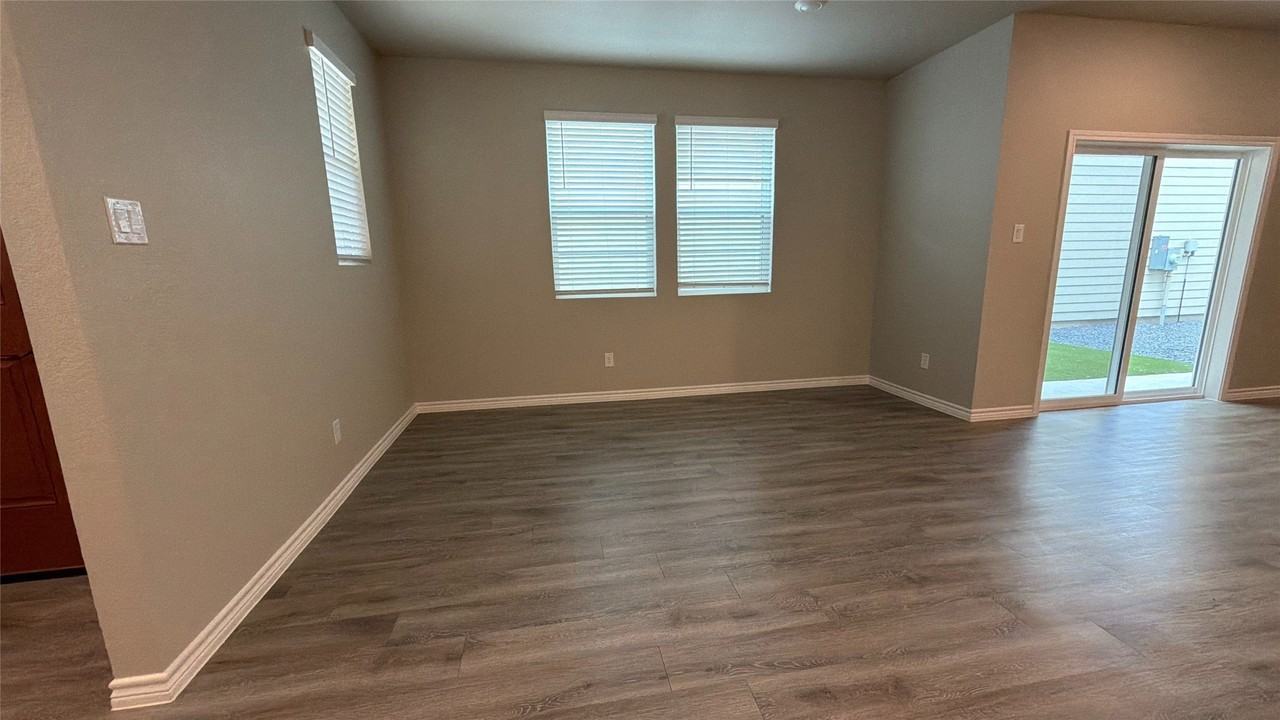 2029 Woodlawn Way #85 - Photo 4 of 15