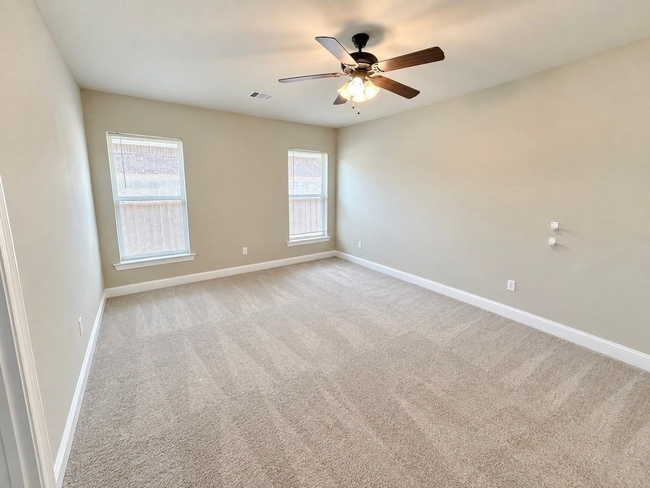 214 Beechcraft Way - Photo 4 of 11
