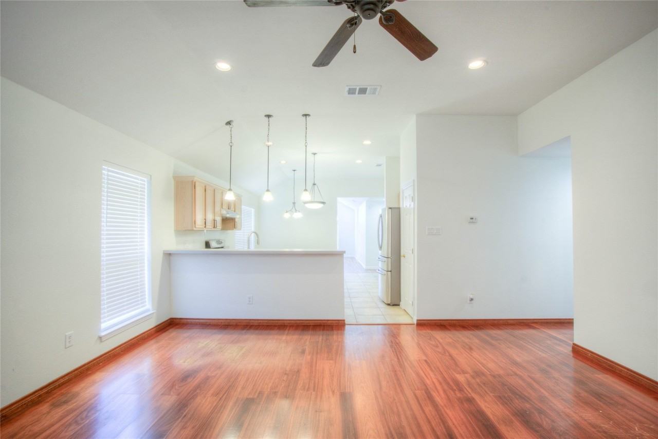 18243 Justice Ln - Photo 7 of 23