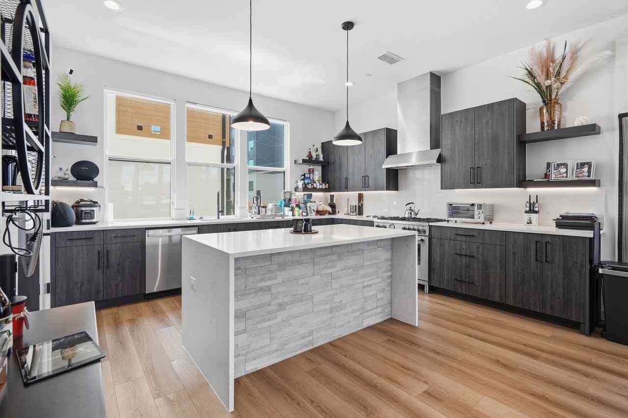 1525 Pecos St #102 - Photo 4 of 23