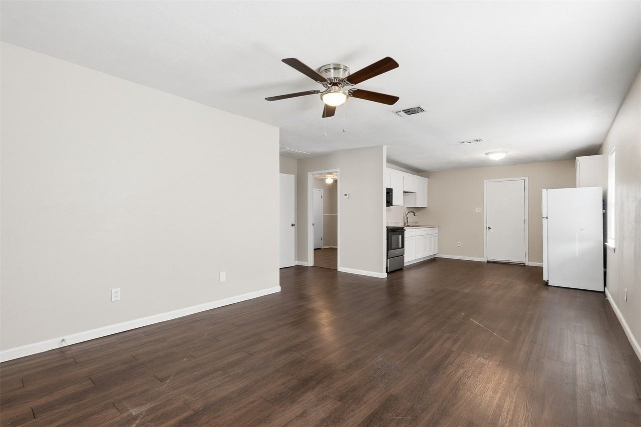 217 Joyce St #B - Photo 4 of 19