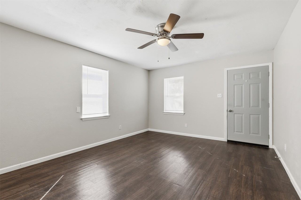 217 Joyce St #B - Photo 6 of 19