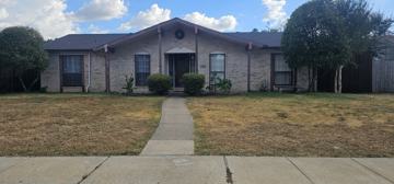 featured image of 1806 Goliad Dr