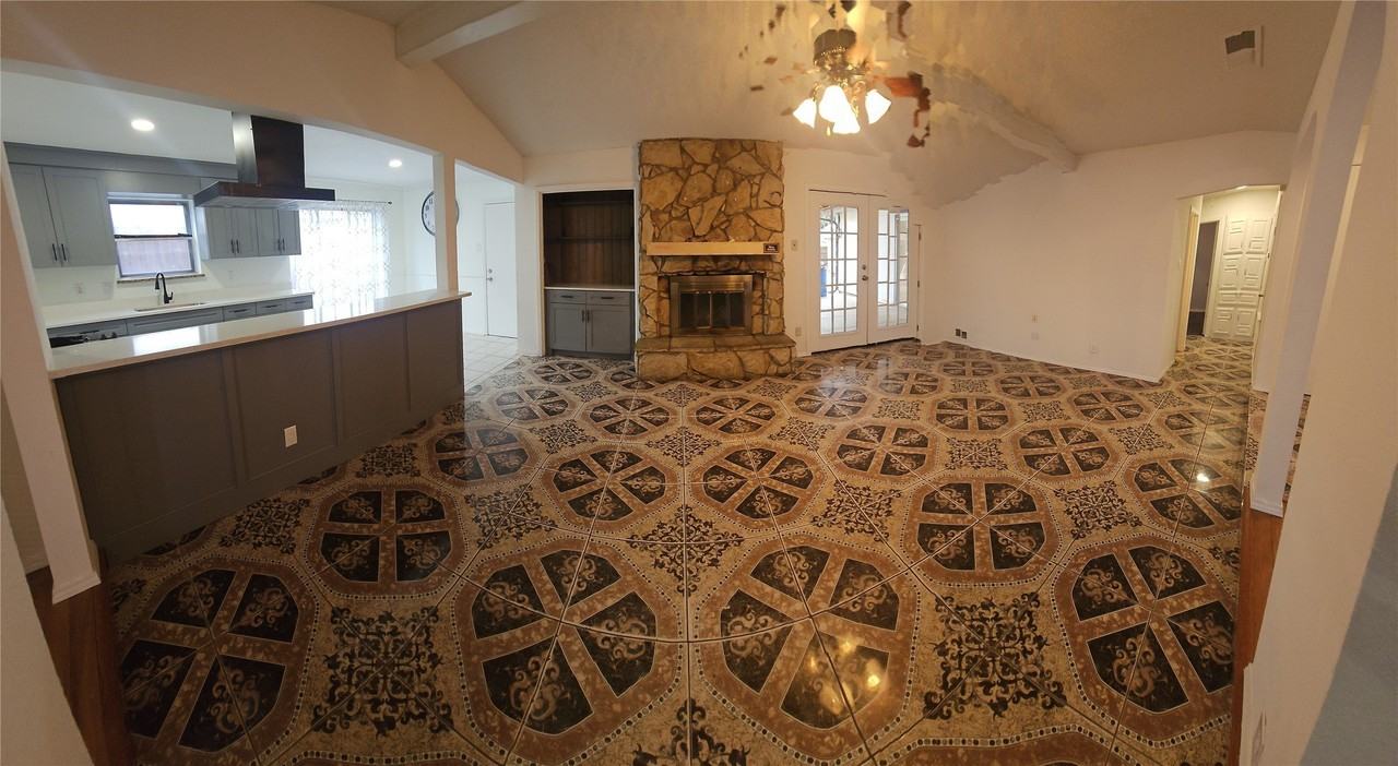 1806 Goliad Dr - Photo 3 of 3