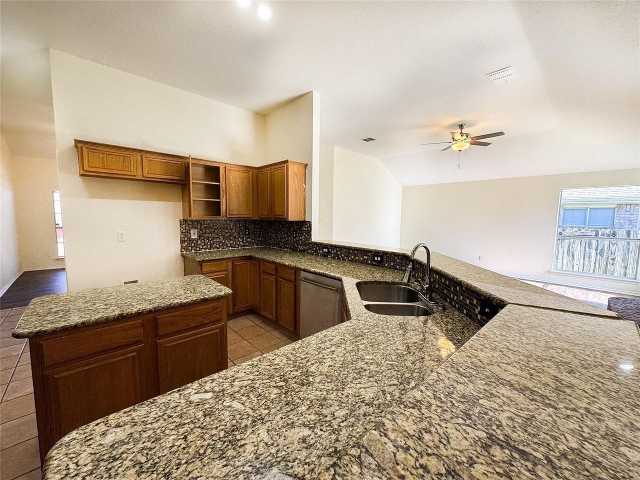 1020 Bonanza Dr - Photo 2 of 7