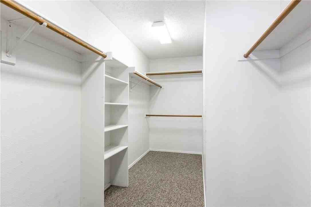 1020 Bonanza Dr - Photo 5 of 7