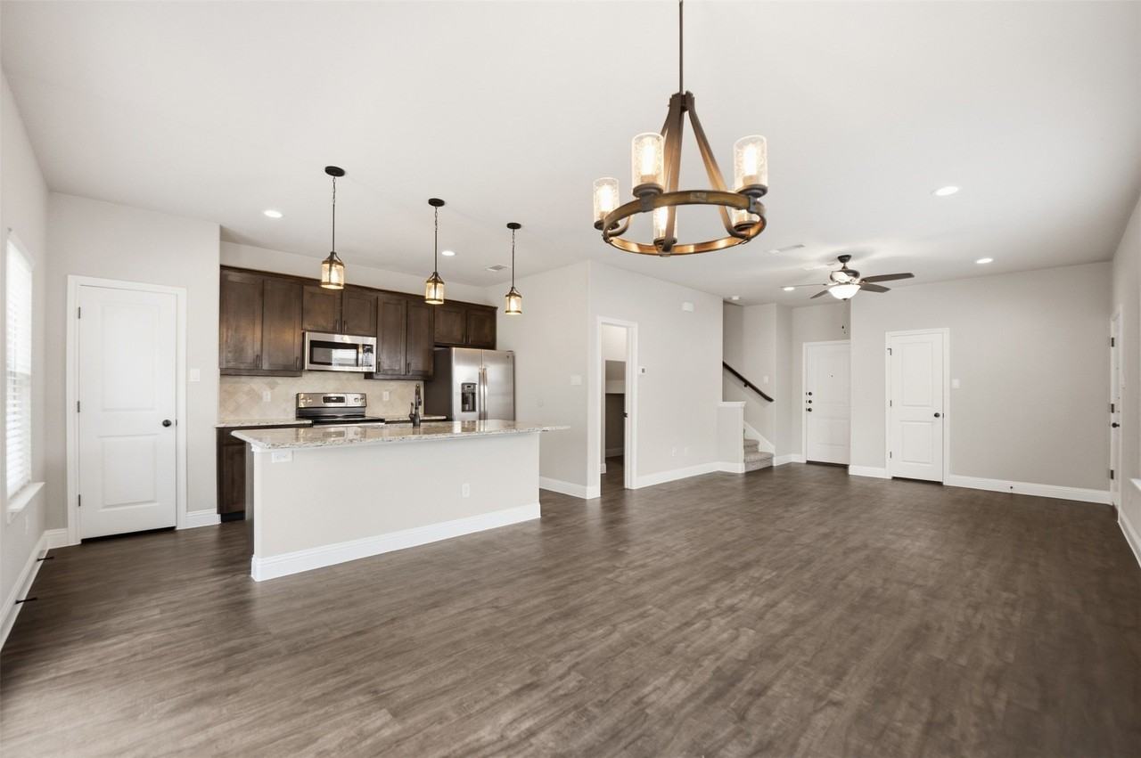 809 Jameson St - Photo 6 of 26