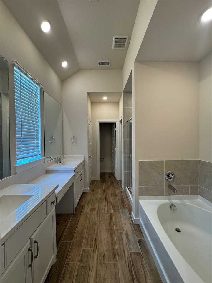504 Evergreen Rd - Photo 3 of 24