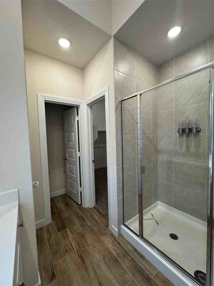 504 Evergreen Rd - Photo 4 of 24