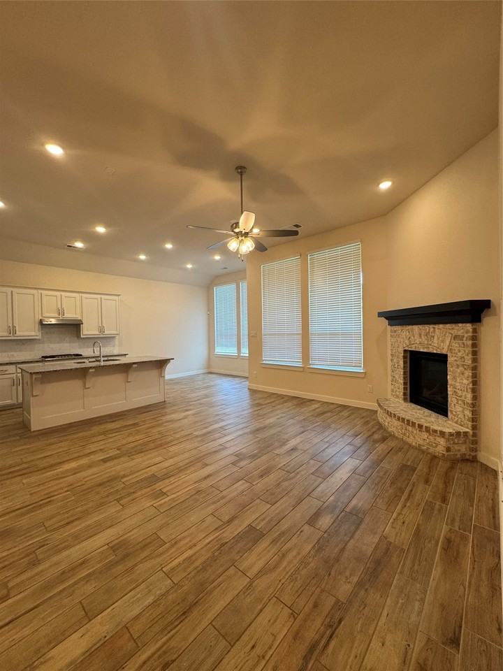 504 Evergreen Rd - Photo 6 of 24