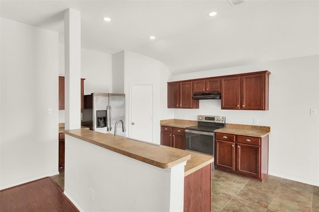 4204 Enchanted Rock Ln - Photo 3 of 13