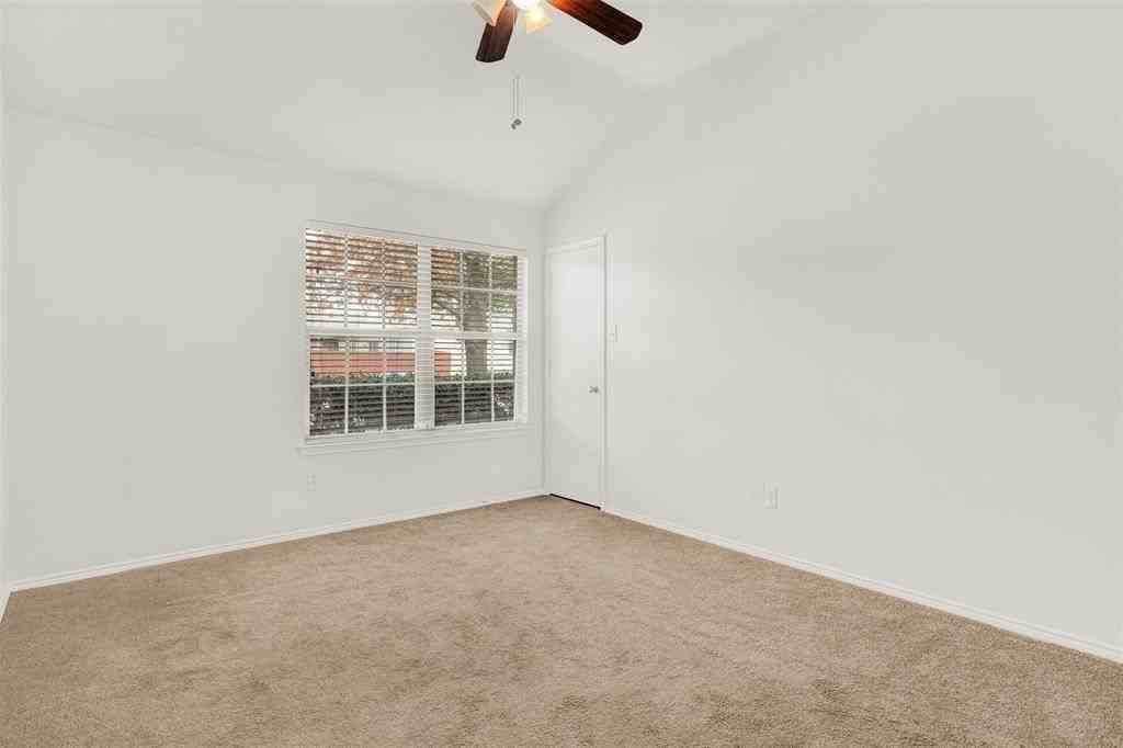 4204 Enchanted Rock Ln - Photo 7 of 13