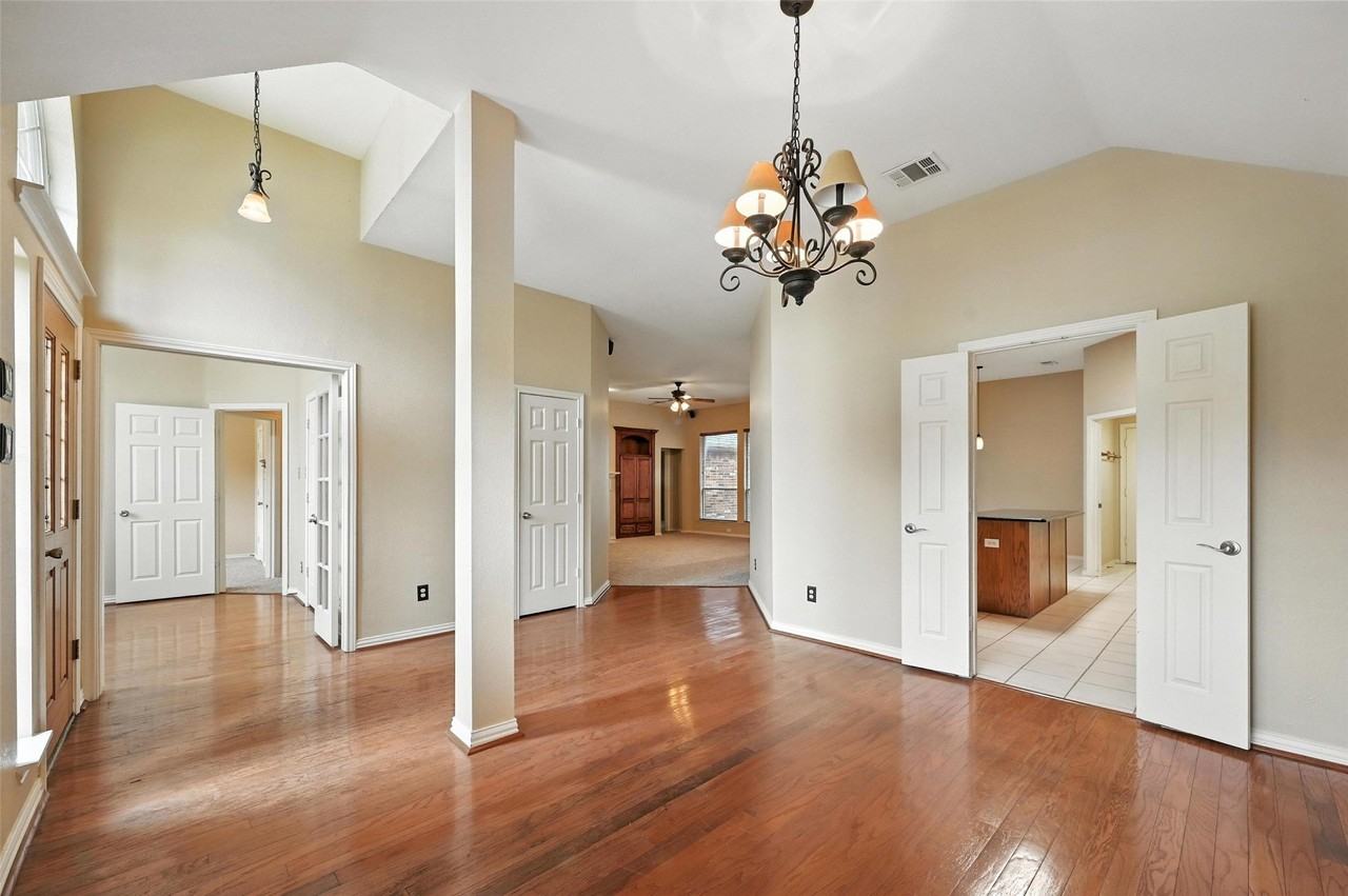 2504 Indian Paint Dr - Photo 2 of 26