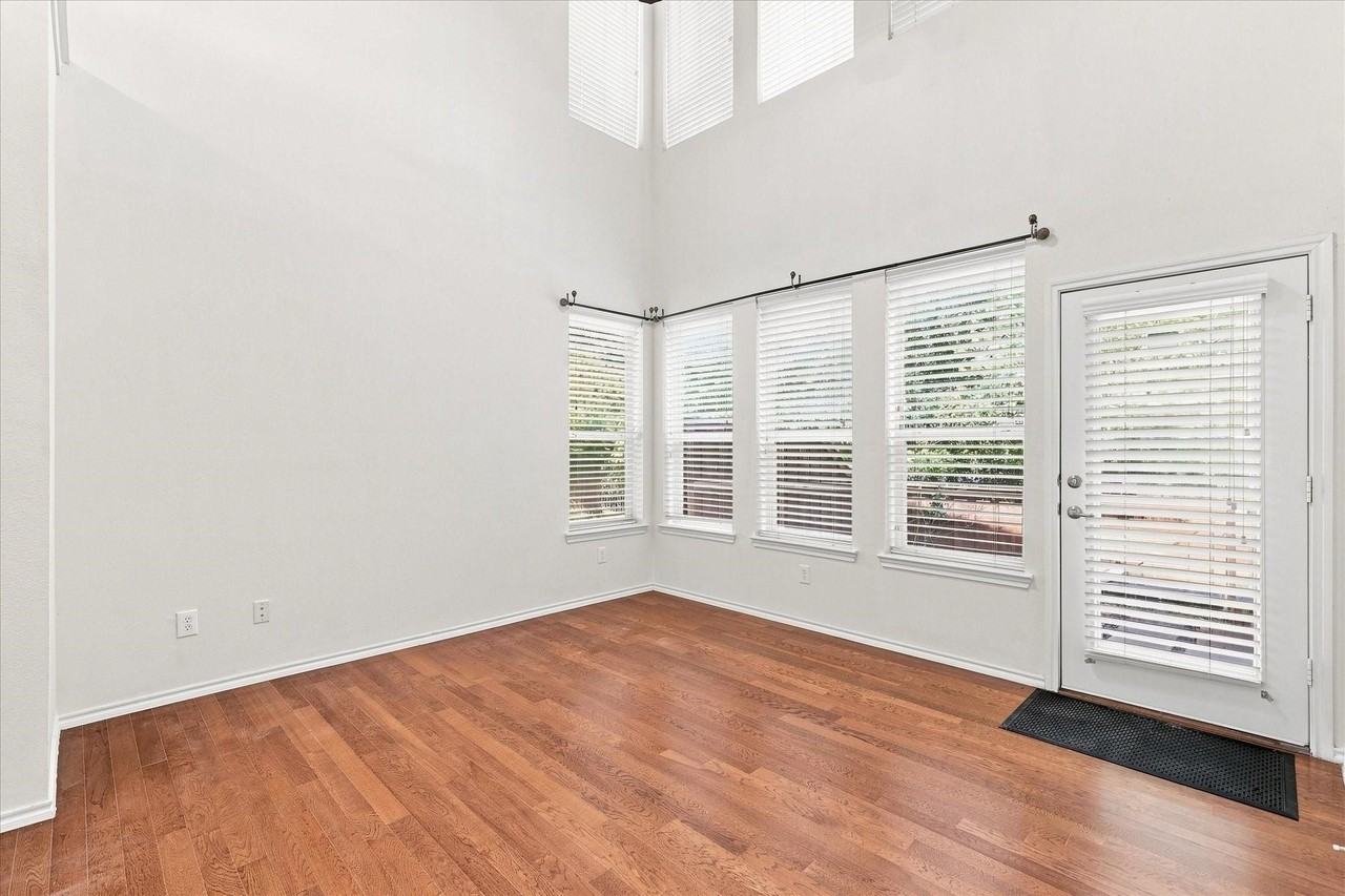 2929 Muirfield Dr - Photo 4 of 20