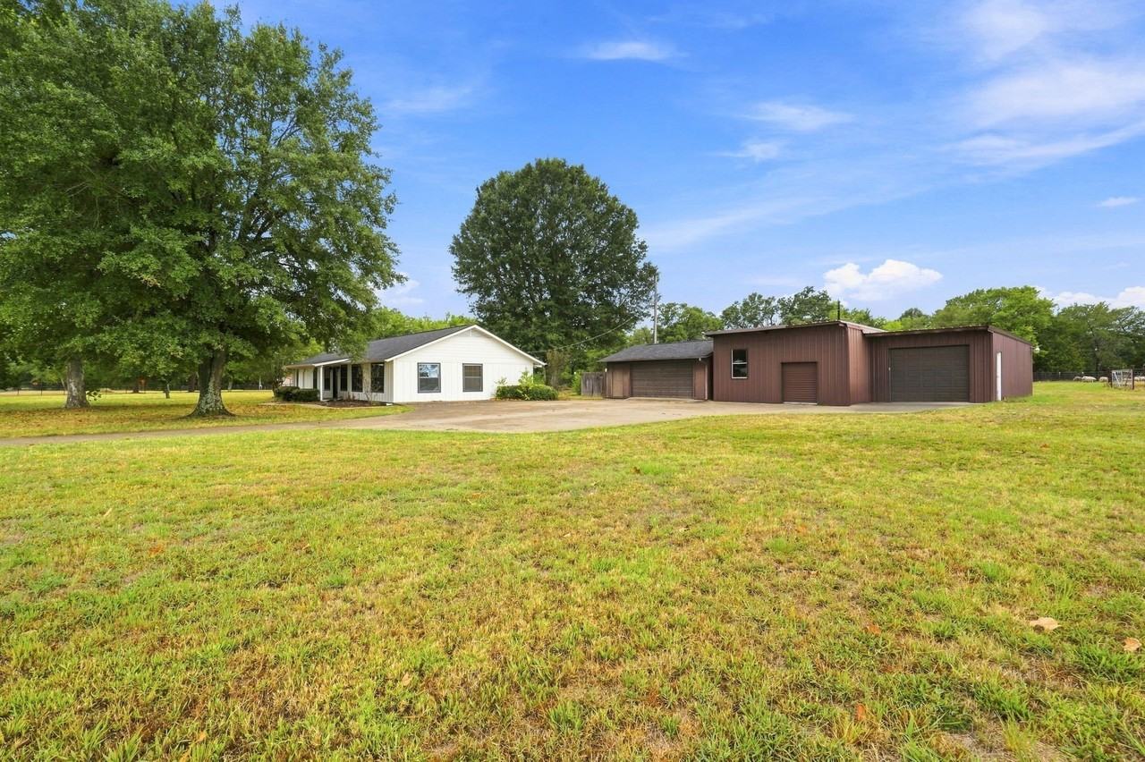 7942 Fm 859 - Photo 4 of 25