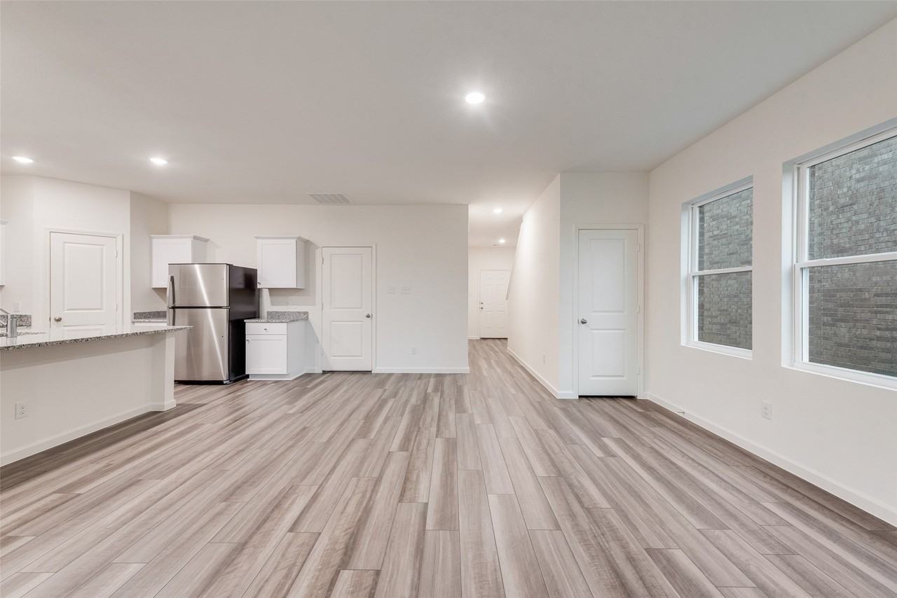 207 Bradford Dr - Photo 4 of 30