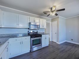 featured image of 707 Doris Ln