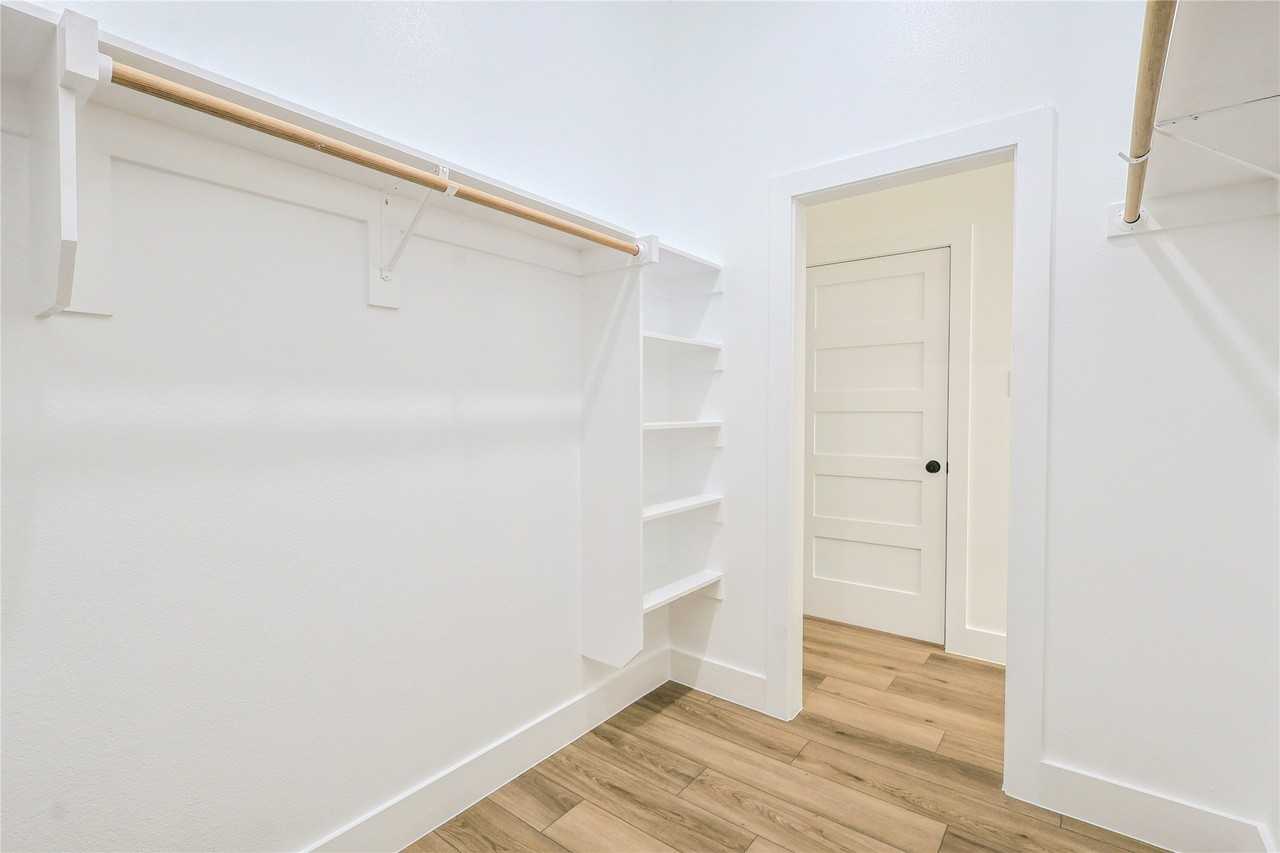 609 N Getzendaner St - Photo 6 of 19