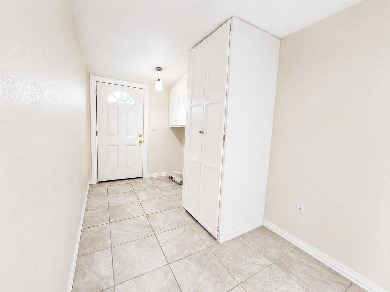 709 S Munger Blvd - Photo 3 of 14
