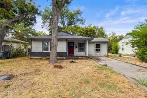 featured image of 2342 Kingswood Dr