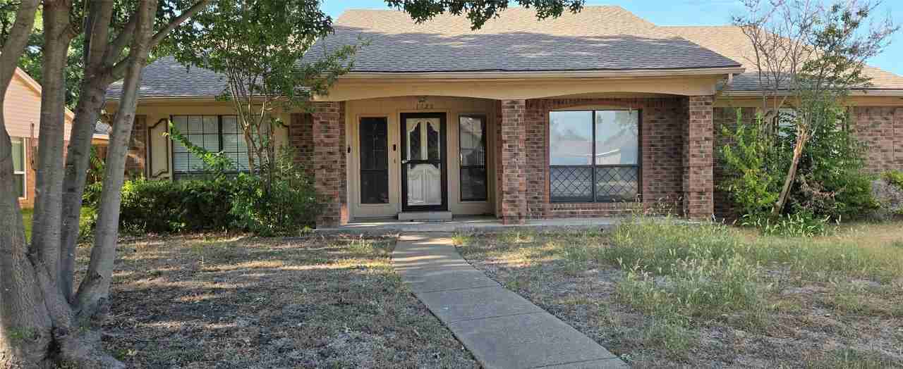 1125 Glyndon Dr - Photo 2 of 17