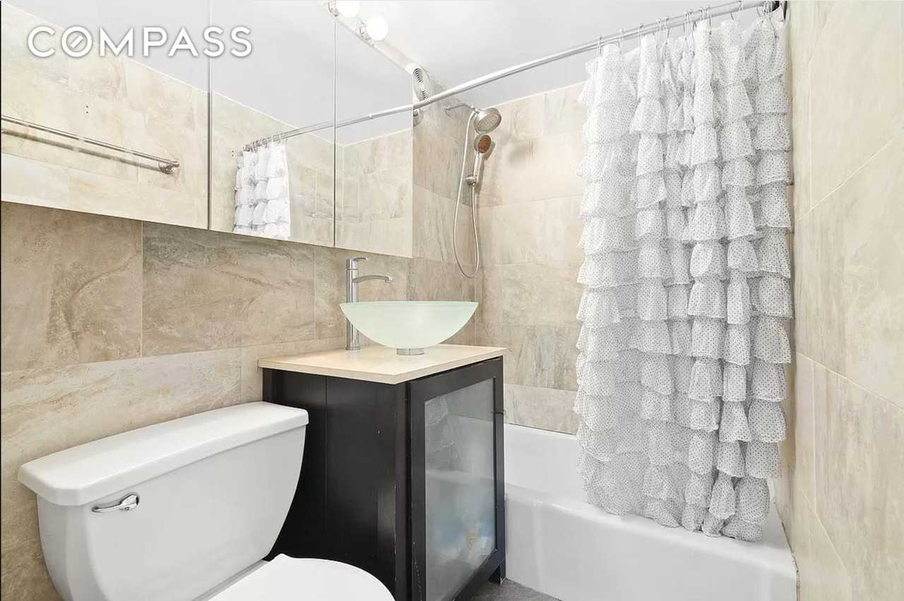 228 E 81st St #3D - Photo 5 of 7