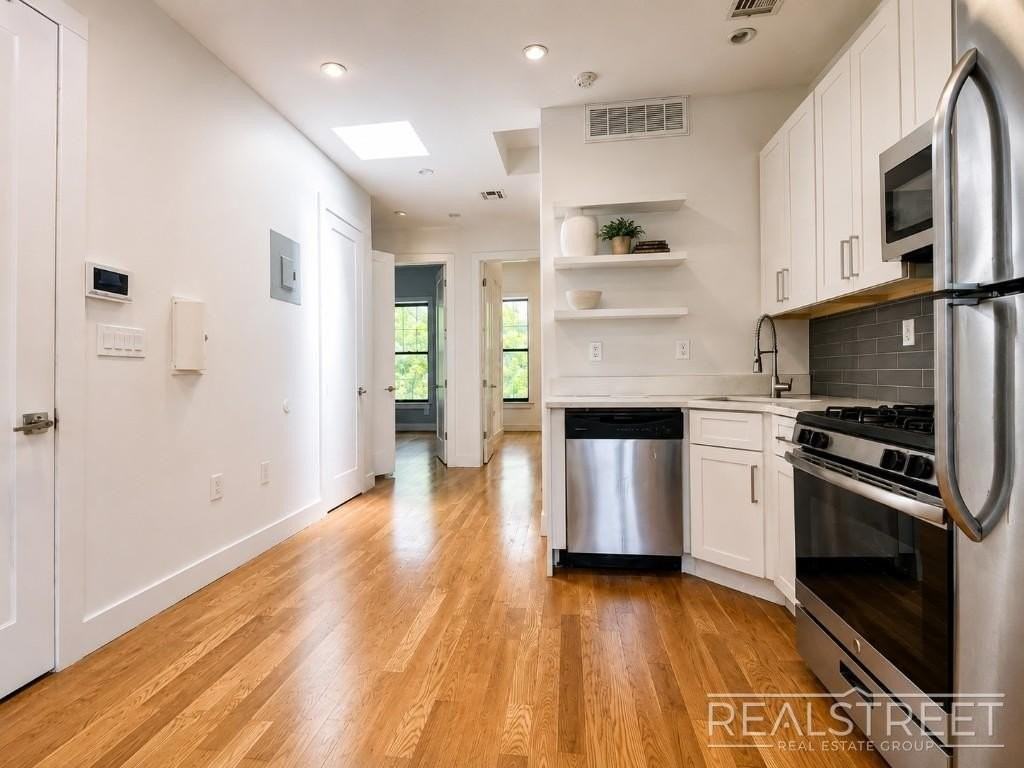 94 Lewis Ave #1 - Photo 2 of 11