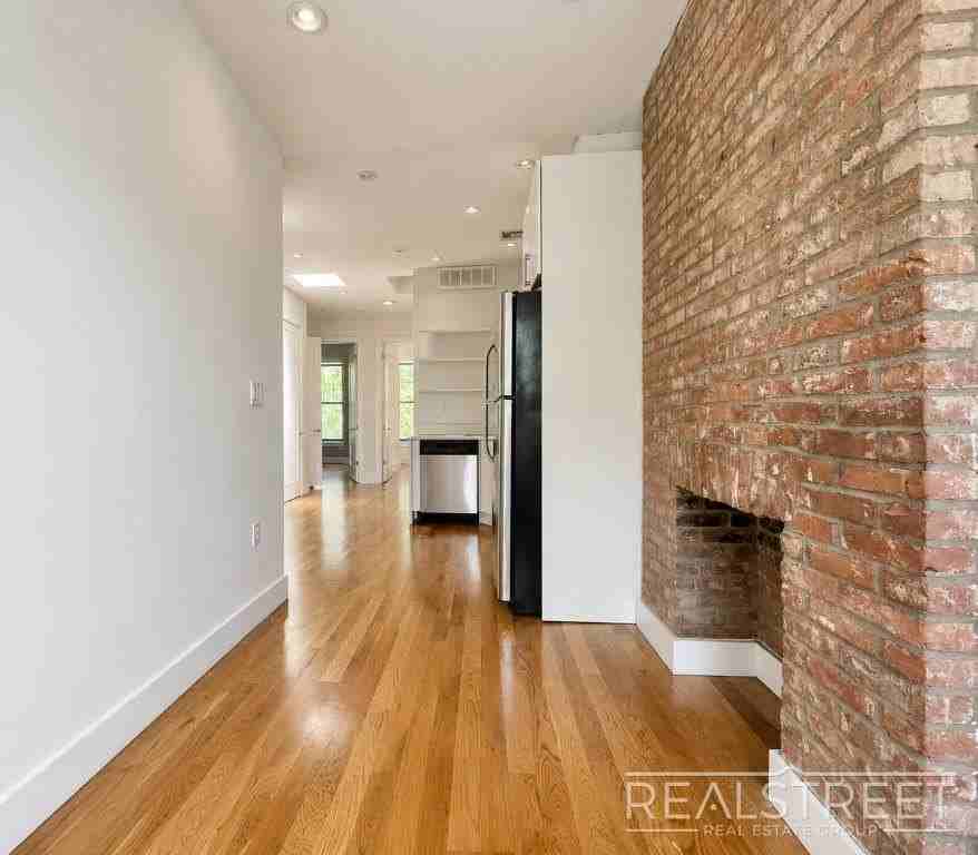 94 Lewis Ave #1 - Photo 5 of 11