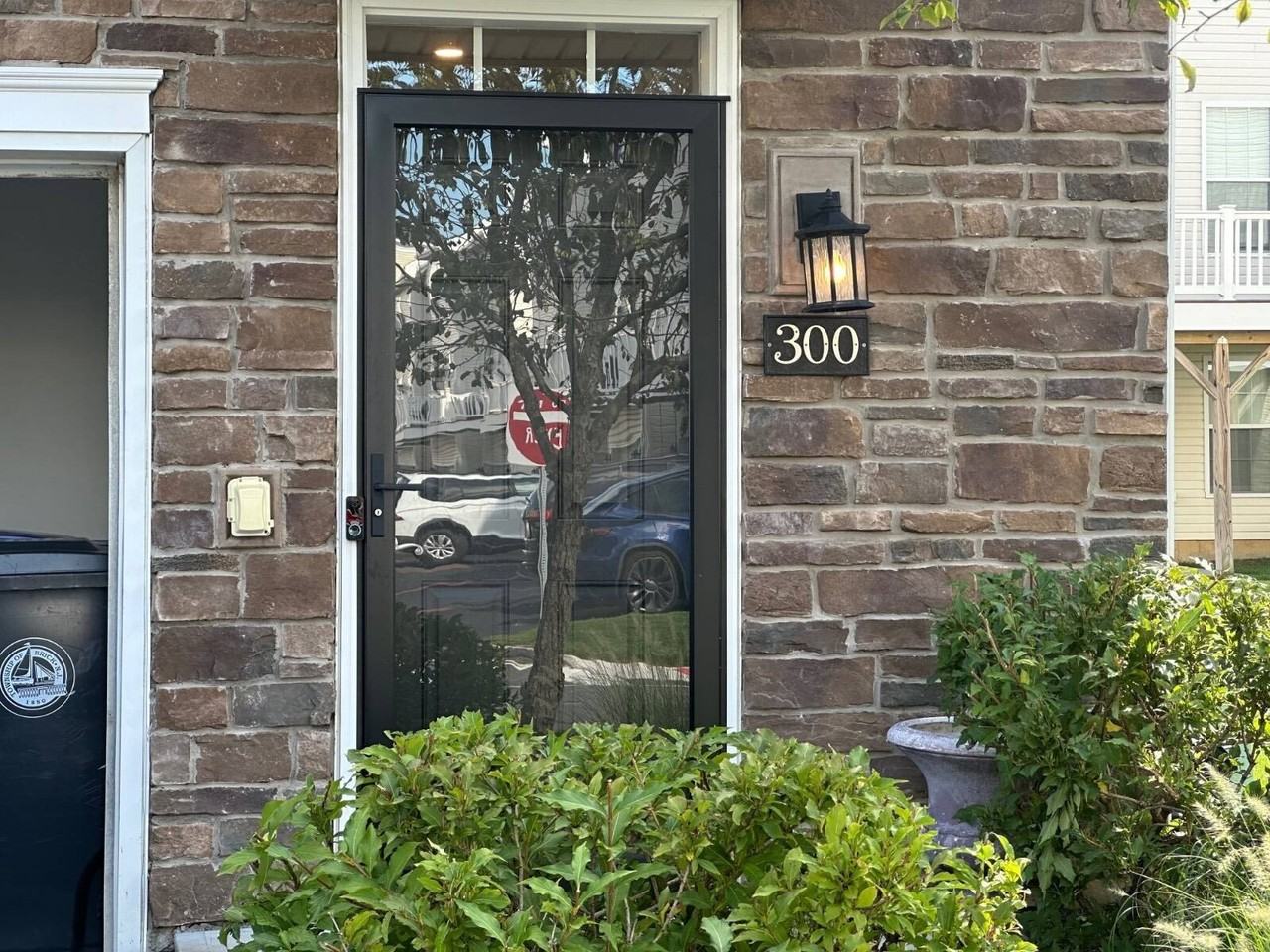 300 Discovery Rd - Photo 2 of 37