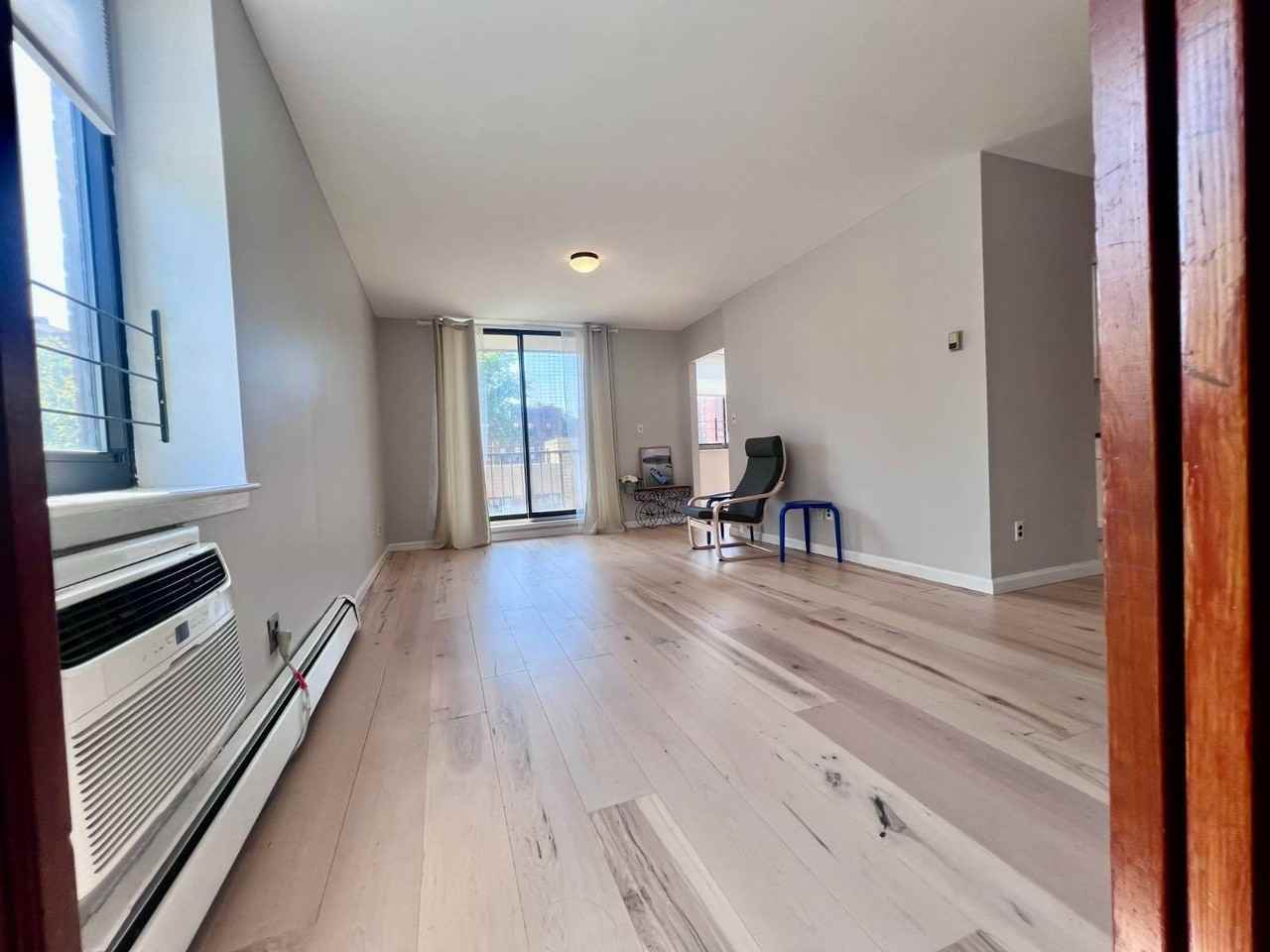 14477 Roosevelt Ave - Photo 2 of 25