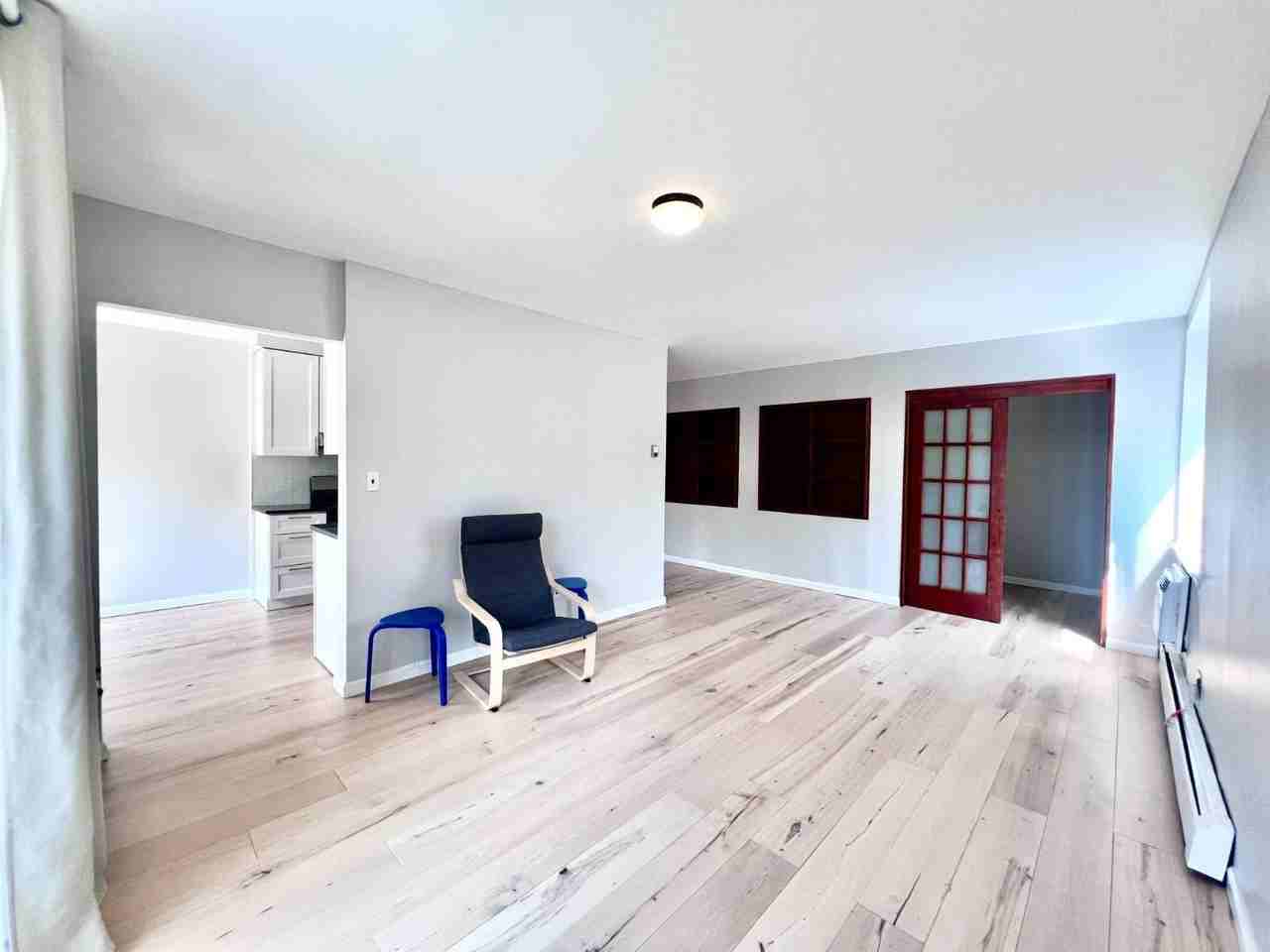 14477 Roosevelt Ave - Photo 3 of 25