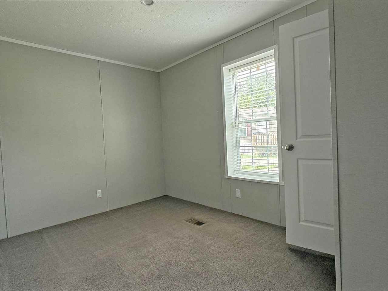 604 W 9th St Trlr B #604B9 - Photo 5 of 10