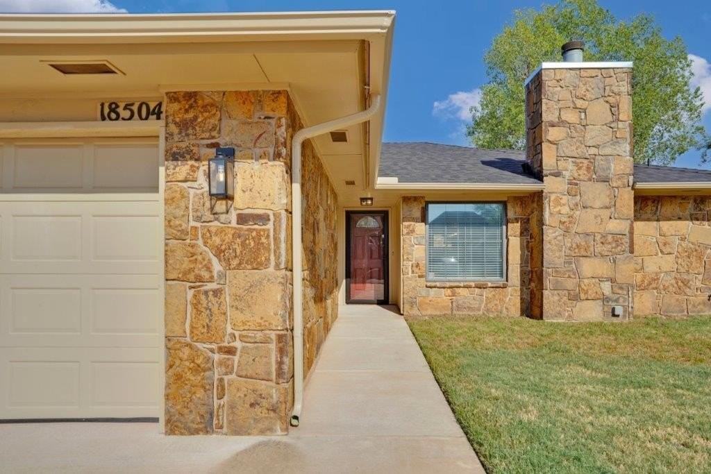 18504 Laurel Oak Dr - Photo 2 of 28