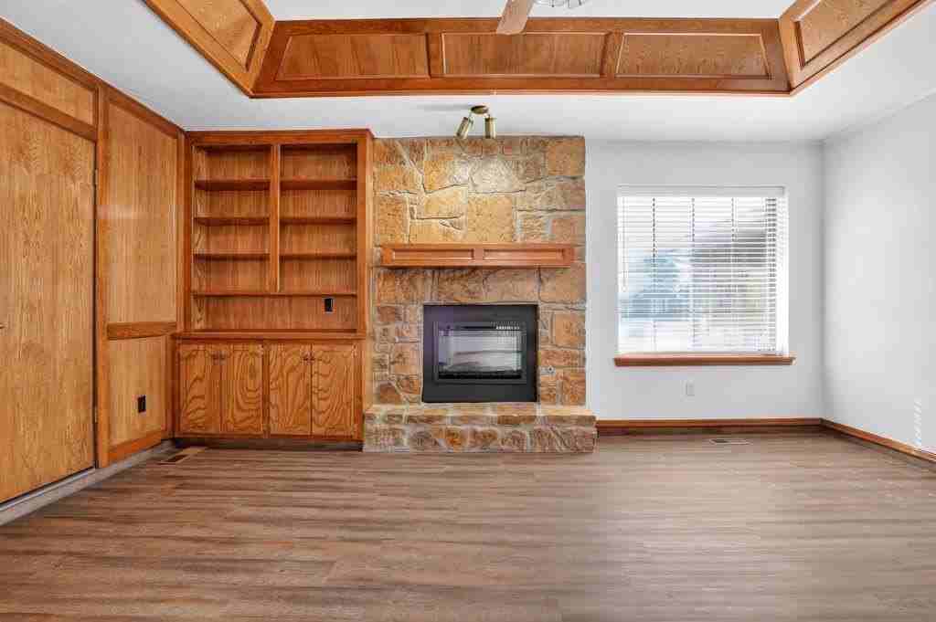 18504 Laurel Oak Dr - Photo 5 of 28