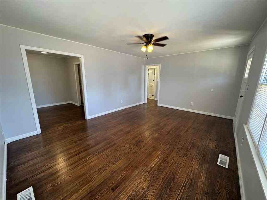 3105 W Park Pl - Photo 3 of 16