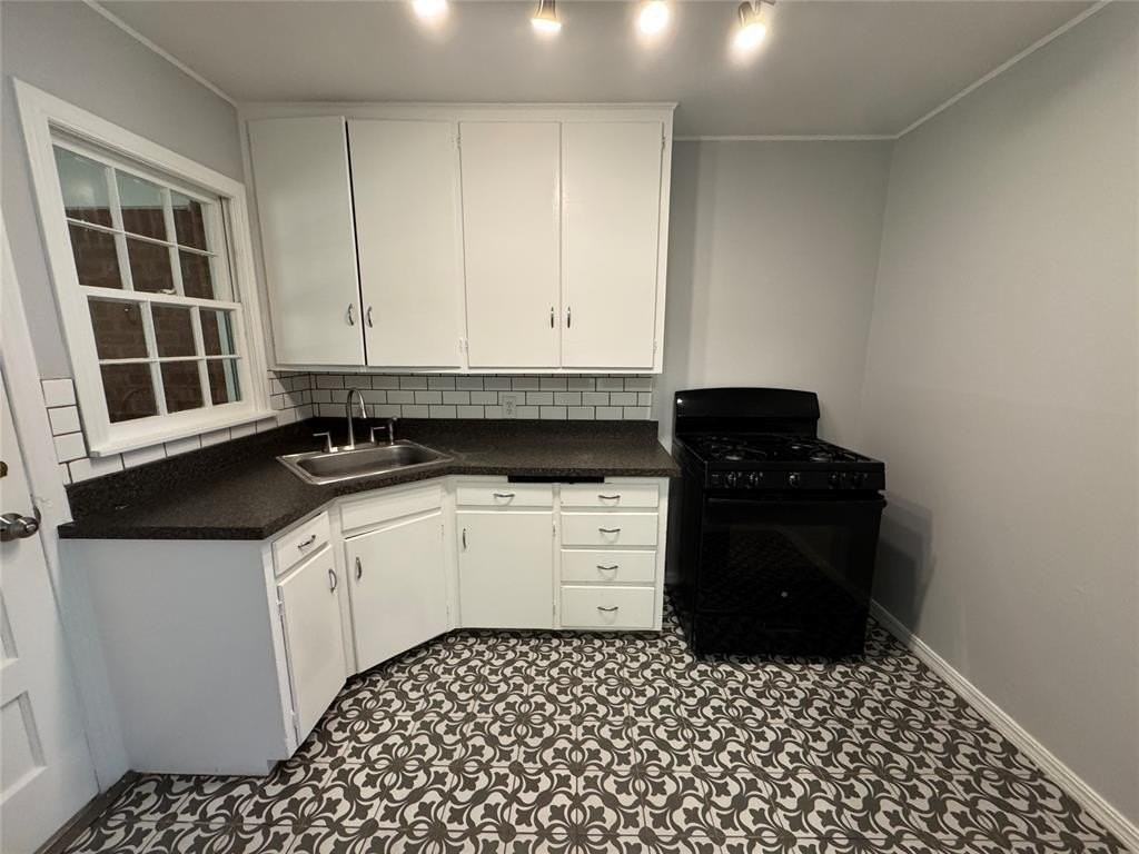 3105 W Park Pl - Photo 6 of 16