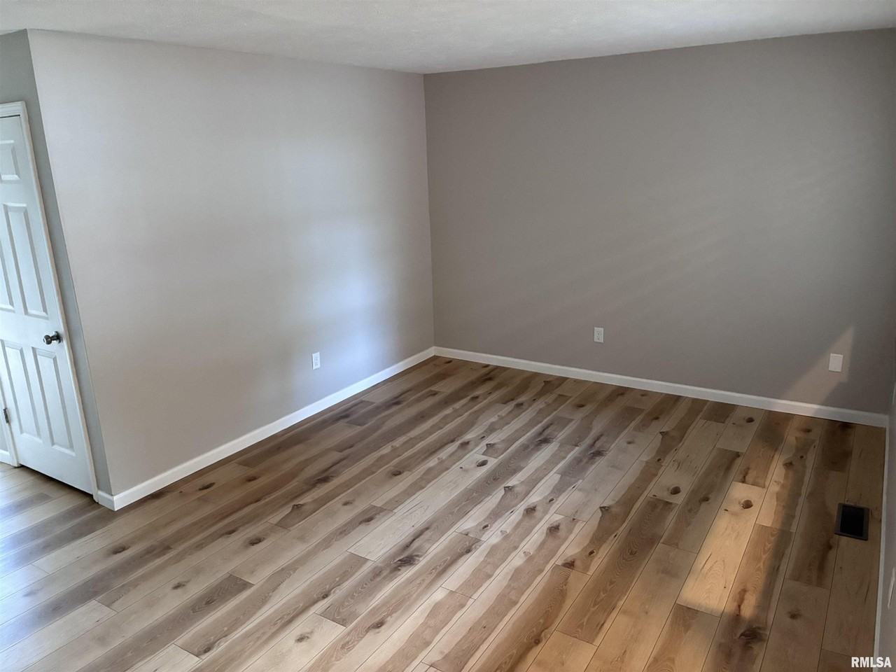 30 Sundowner Ln - Photo 3 of 13