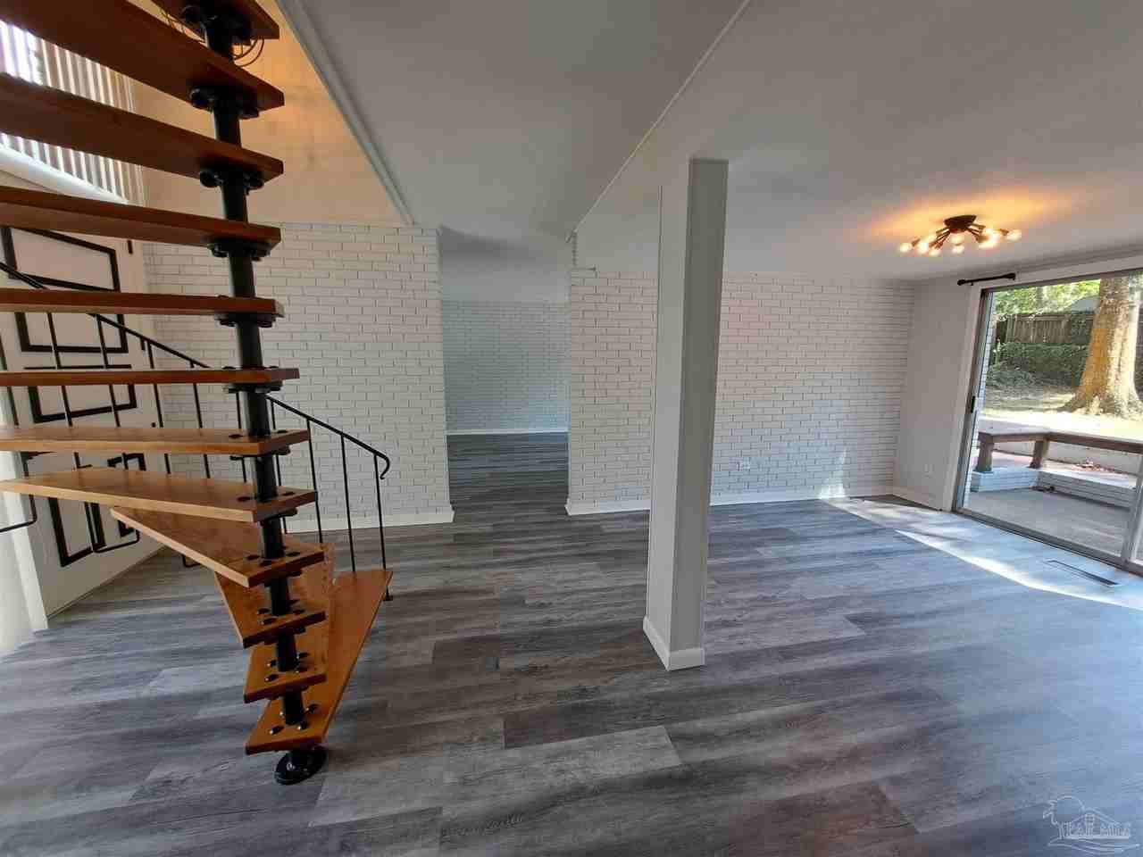 243 Euclid St - Photo 6 of 45