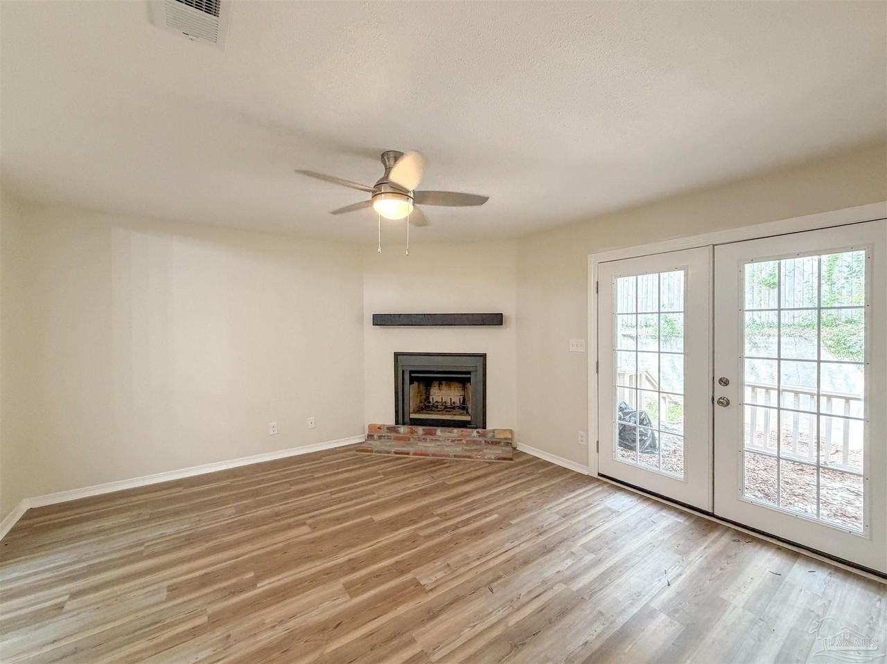 4221 Brookside Dr - Photo 2 of 22